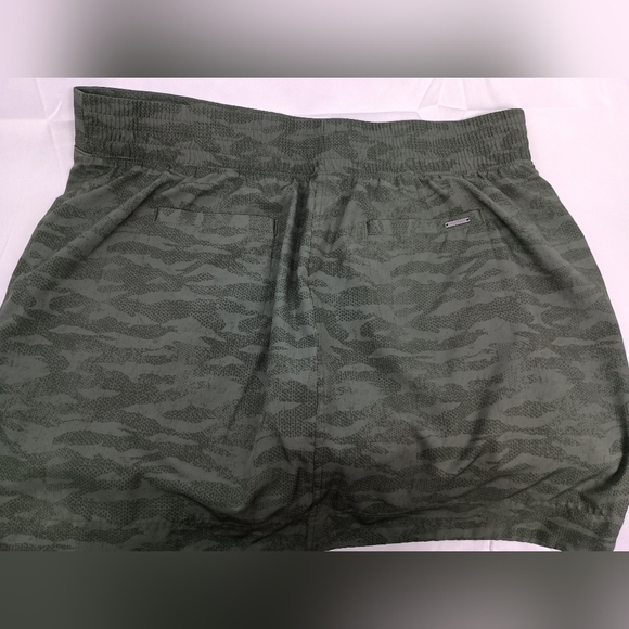 2/$30 ORVIS Green Camouflage Skort (#491) - Picture 5 of 7
